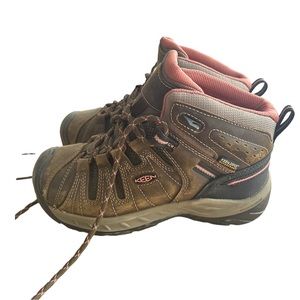New Keen Women Utility Waterproof Hiking Boots